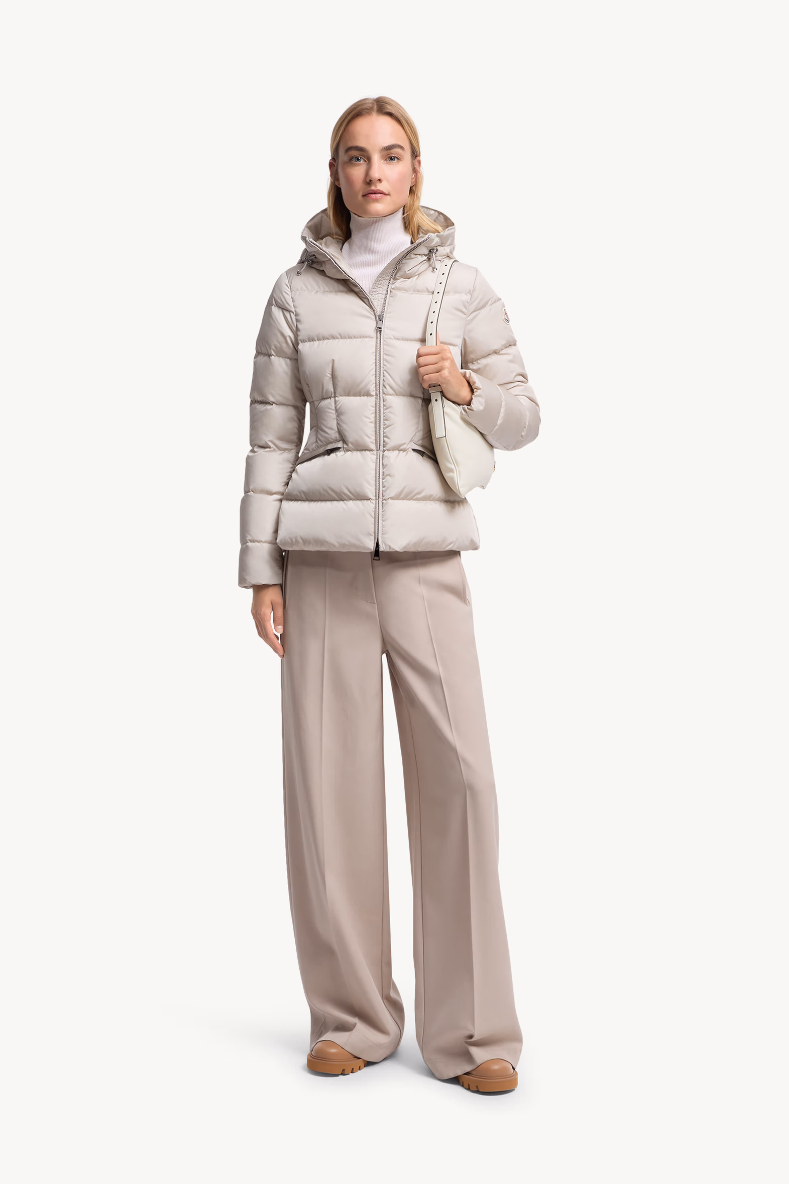 Plumífero corto con capucha Avoce Mujer Beige Moncler 0